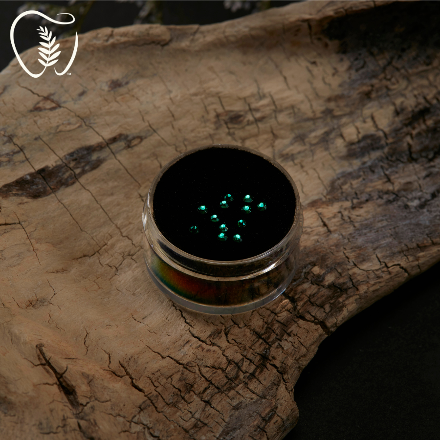 SS5 Preciosa® EMERALD Tooth Gem
